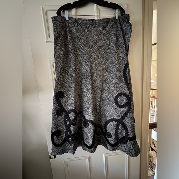 Dana Buchman Dresses & Skirts - Dana Buchman Gray and Black A-Line Skirt